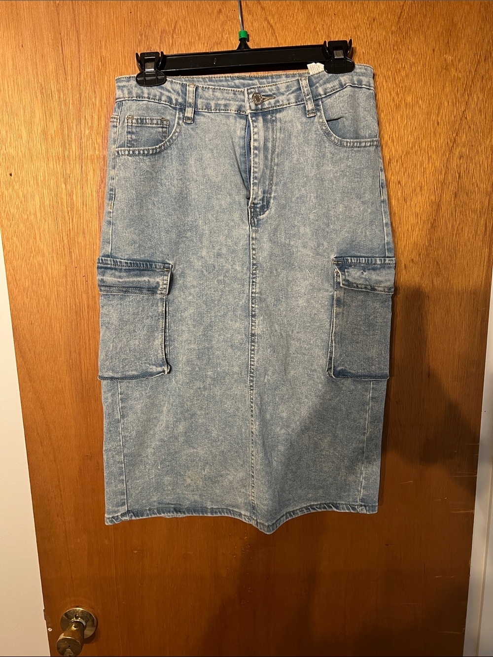 Ladies denim skirt. Size large. Runs a little on the smaller side.